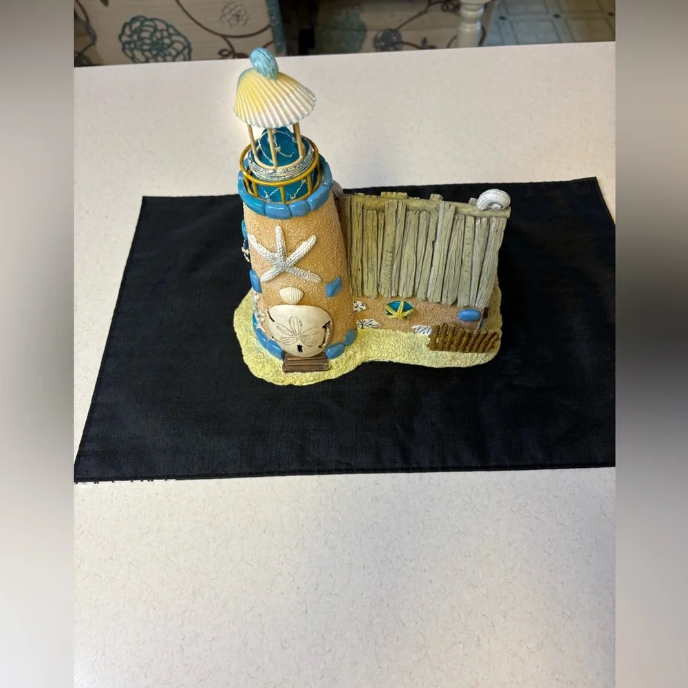 Hallmark Light House - Picture 3 of 9